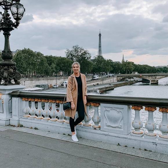 Meet your Posher, Jillian - Picture 1 of 1